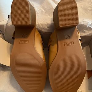 Womens Ruffle Mules Backless Chunky Block Heel 
Brand Coutgo in camel
$30